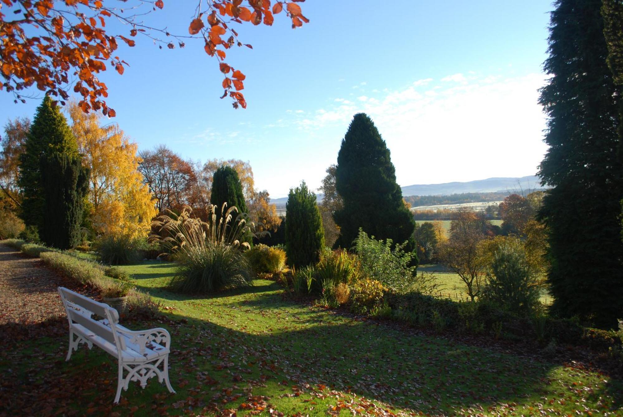 Lands Of Loyal Hotel Alyth Kültér fotó