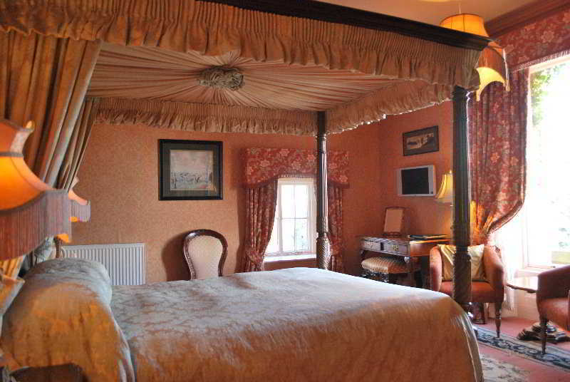 Lands Of Loyal Hotel Alyth Kültér fotó